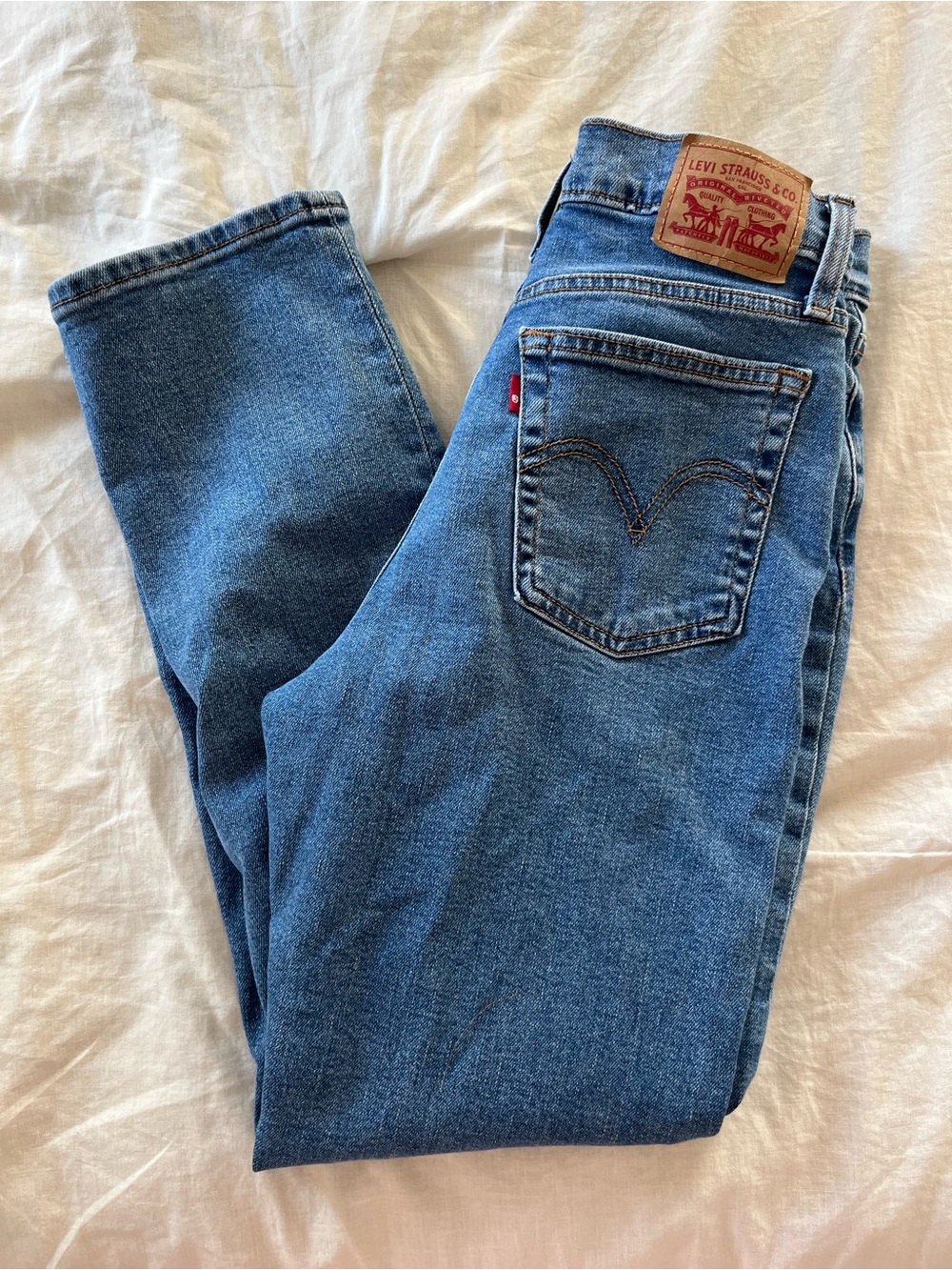 Levi's Women's Medium Blue Straight-Leg Jeans